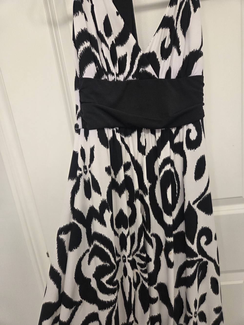 Le Chateau Black and White Floral V-Neck Mini Dress